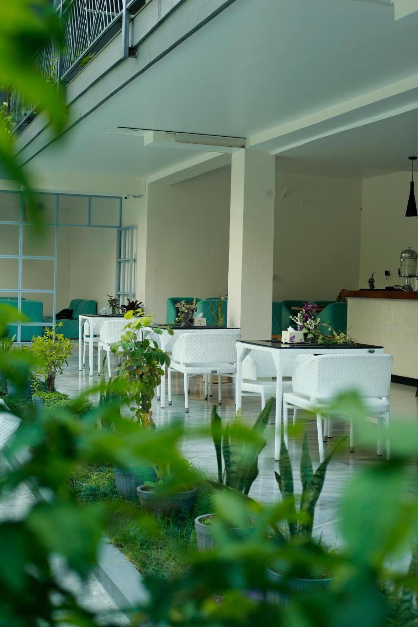 Hotel Swapna Bagh- Your Place Pokhara Buitenkant foto